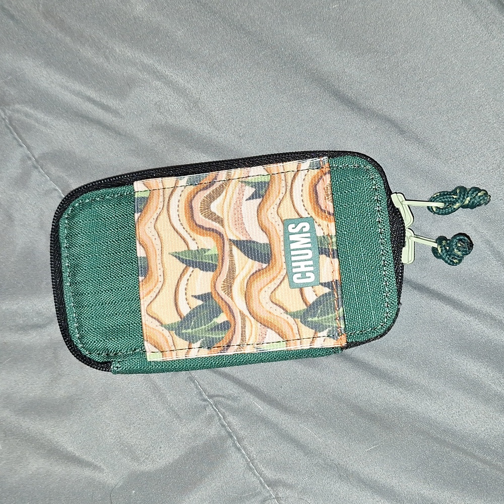 Chums Reversible Wallet - Picture 3 of 4